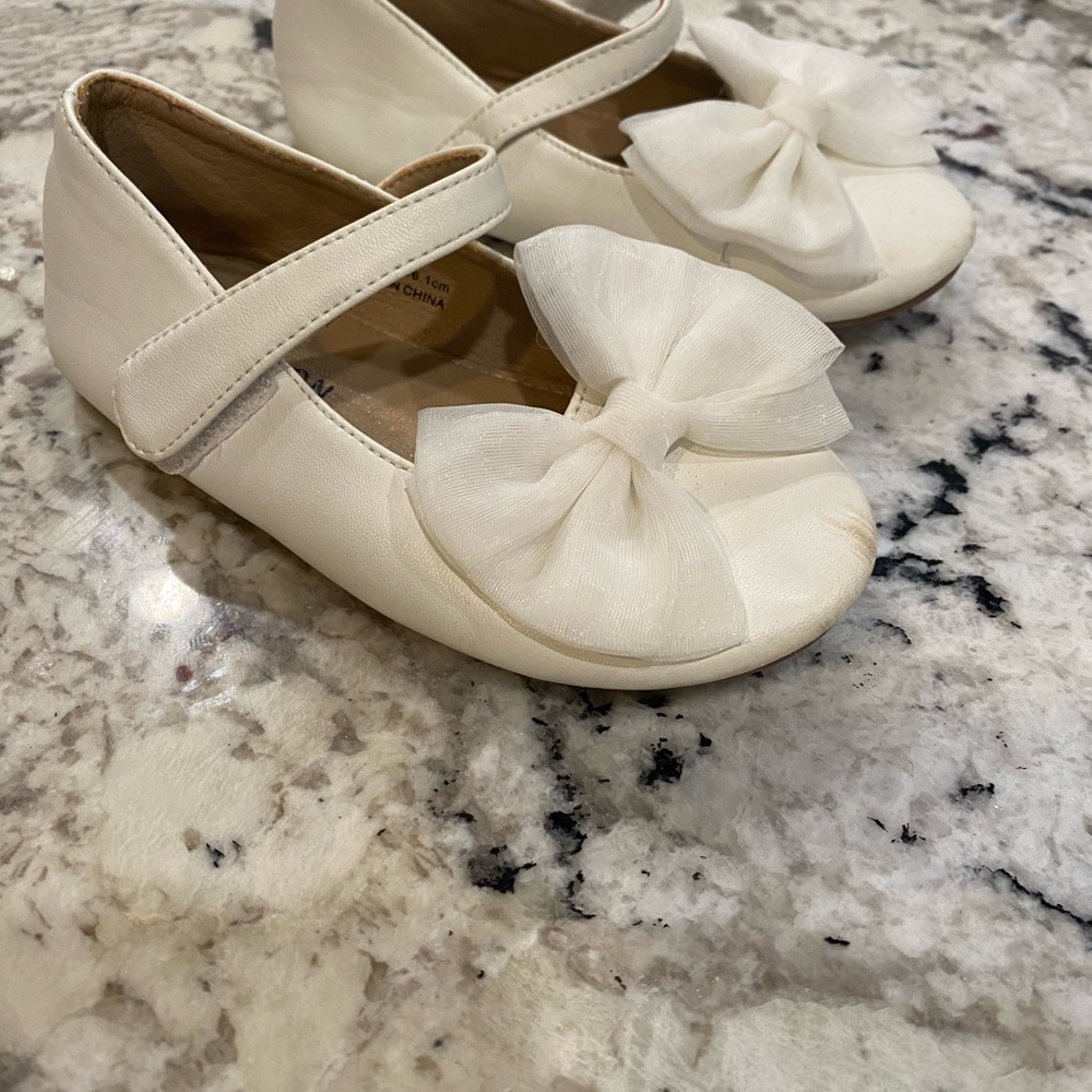 Adorable White Baby Shoes with Bow
